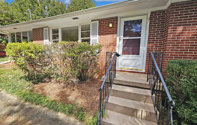 605 GRN ACRES RD SE