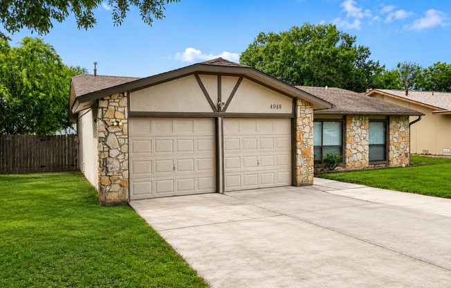 NICE 3 BR 2 BATH IN NEISD***EASY ACCESS TO FT. SAM, RANDOLPH AFB, & FORUM SHOPPING