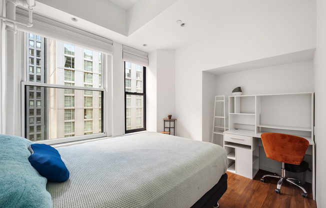 315 W 36 ST