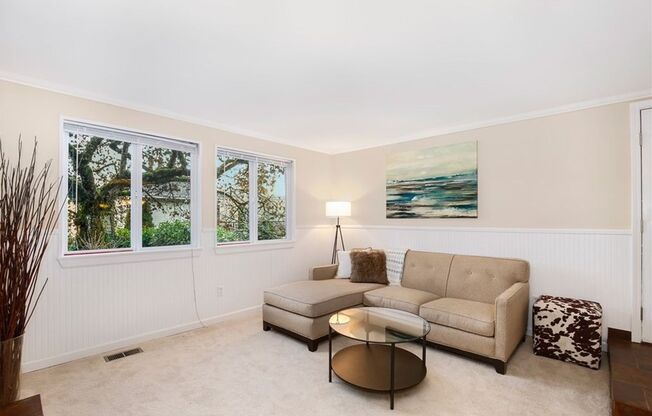 2 Beds and 2 Baths Cozy Condo in Kirkland Available for Rent!