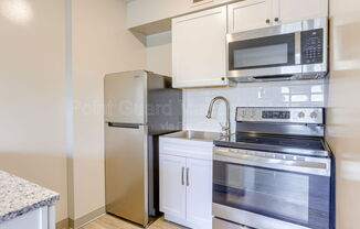 Studio, 1 bath, 329 sqft, $695, Unit 433
