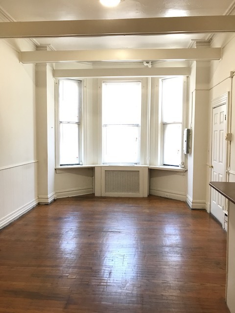 Studio, 1 bath, 450 sqft, $1,019, Unit 42-1R