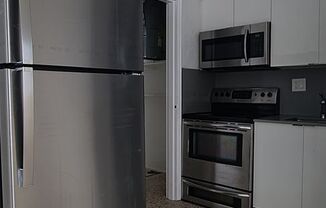 Studio, 1 bath, 400 sqft, $1,750, Unit 8