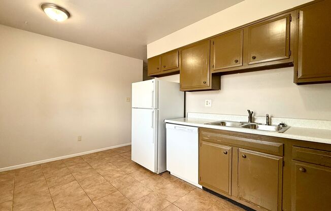 2 beds, 1 bath, 800 sqft, $1,150, Unit Unit 6