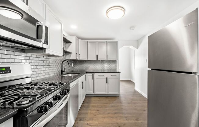 Beautiful 3 bedroom home in Homestead available July 1!