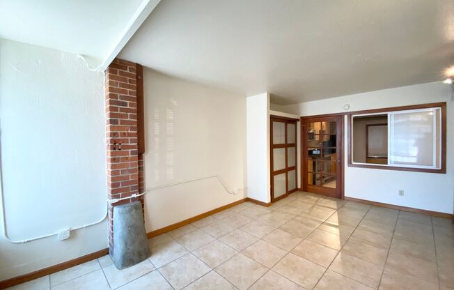 2 beds, 1 bath, $1,890, Unit 3