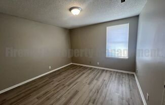 2 beds, 1 bath, $1,400