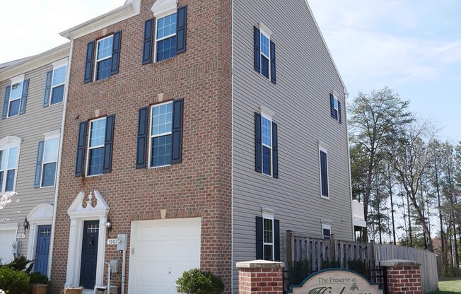 Gorgeous Townhome Located at Preserves at Hickory Ridge Community!