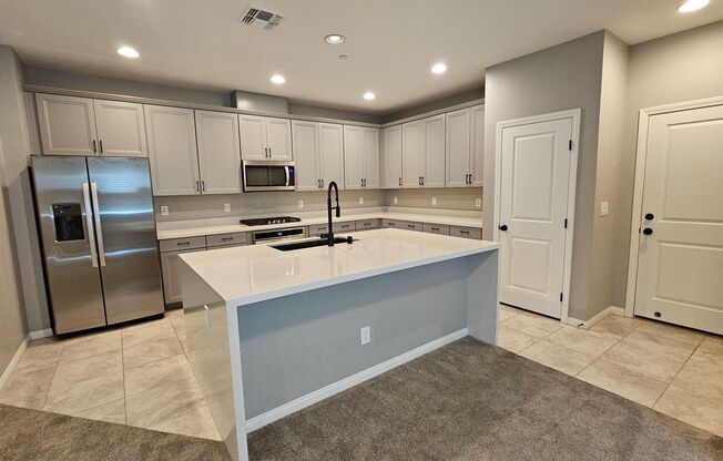 3 beds, 2.5 baths, $2,400
