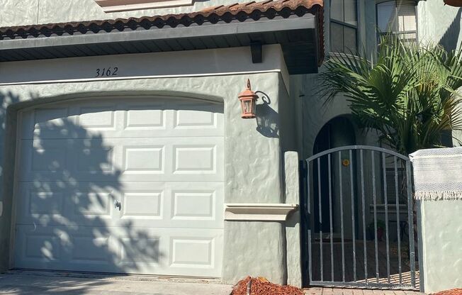 3162 VIA PALMA LN
