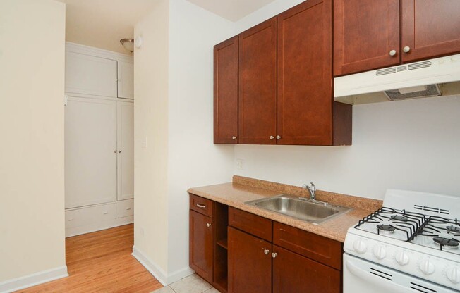 2737 Spaulding