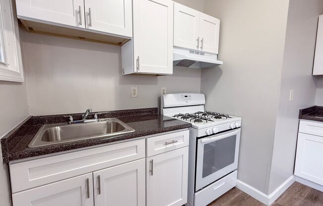 2 beds, 1 bath, 719 sqft, $1,480, Unit 6