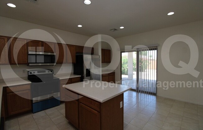 1398 E ARROWHEAD TRL