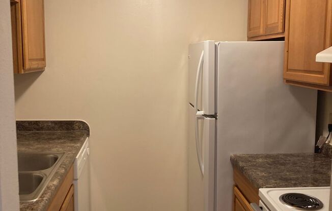 2 beds, 1 bath, 875 sqft, $1,144, Unit 7972 - 201