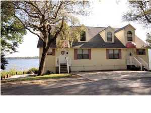 2 beds, 3 baths, $2,200