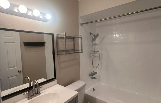 2 beds, 2 baths, $3,195, Unit # 214