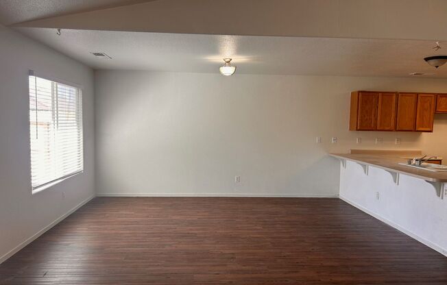 Great home for rent in Tulare!