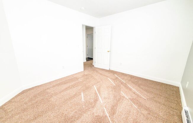 2 beds, 1 bath, $1,300, Unit 301 3 A