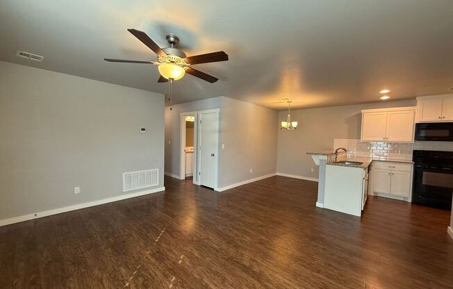 3 Bed 2 Bath 2 Car Garage In Moore Schools!!!