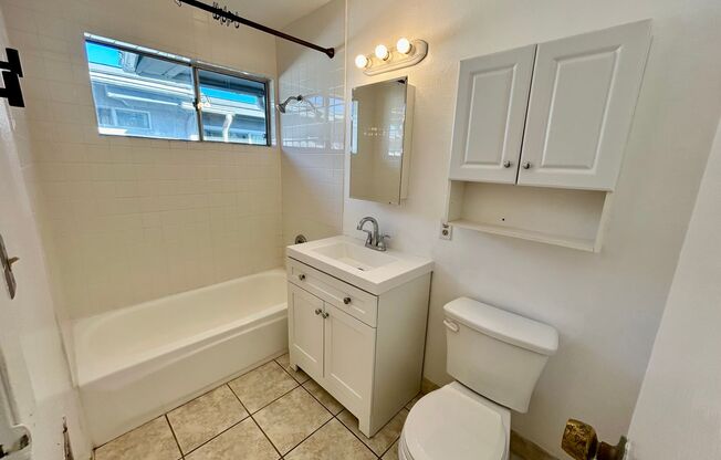 1 bed, 1 bath, $2,250, Unit #B