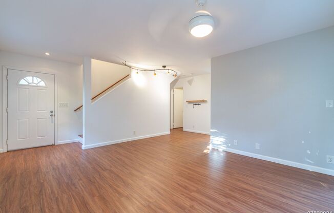 Immaculate 3bd/2.5 SF Home With Upstairs Office Nook & Bonus Room