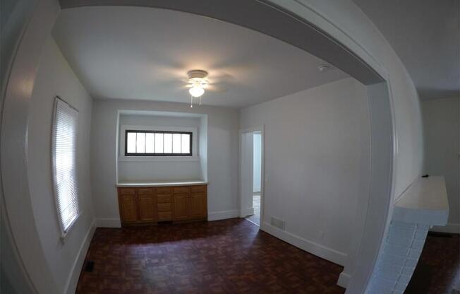 915 WOODSTOCK