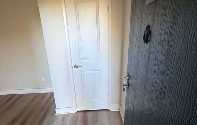 2 beds, 2 baths, 1,015 sqft, $2,895, Unit 142