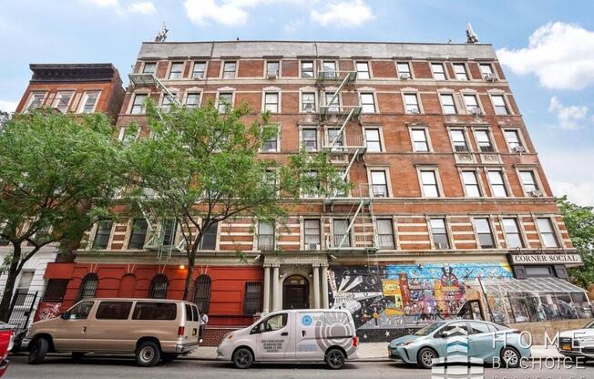 101 W 126 ST