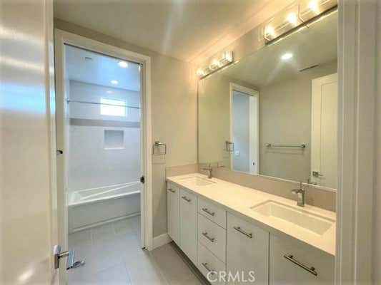 3 beds, 3 baths, 2,052 sqft, $9,000, Unit 3