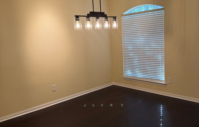 3826 SILVERHAWK DR