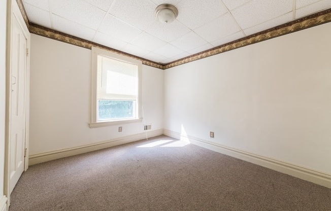 AVAILABLE JUNE 2026 - Great Location with Off-Street Parking Spot !