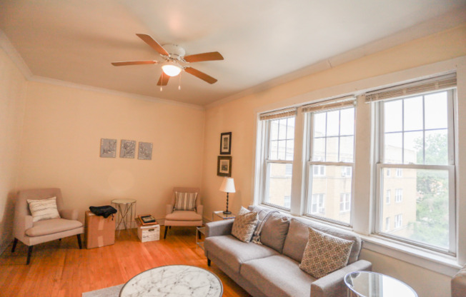 2451 GUNNISON