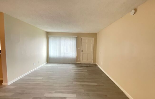 2 beds, 1 bath, 950 sqft, $2,295, Unit A