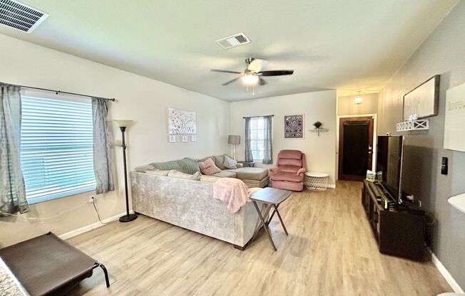 3 beds, 2 baths, $2,000