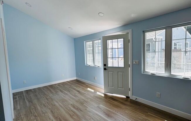 Gorgeous 1 Bedroom ADU with Laundry and private Patio/Garden