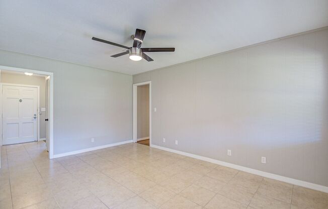 Charming 3-Bed Home in Timbergrove – Prime Location!