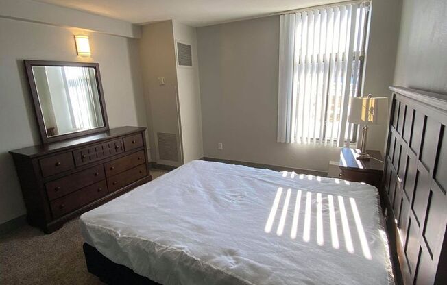 1 bed, 1 bath, 700 sqft, $925, Unit 421