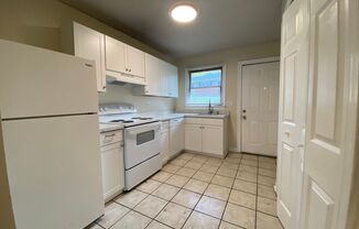 2 beds, 1 bath, $975, Unit Unit 8