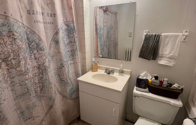 2 beds, 1 bath, 1,100 sqft, $1,350, Unit 12