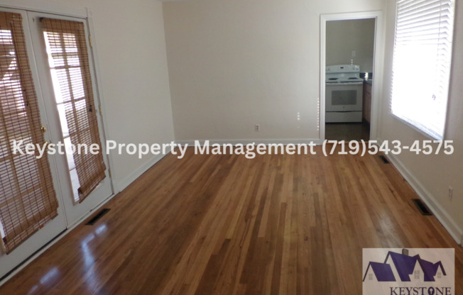 North side 3 Bedroom & 1 Bath Home w/ Carport - Central Air - Hardwood Floors - $1450/$1450