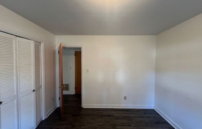 3 beds, 1.5 baths, $1,900