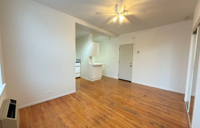 Studio, 1 bath, 300 sqft, $1,095, Unit 5959-604