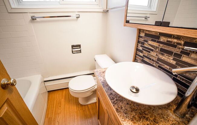 2 beds, 1 bath, 900 sqft, $1,295, Unit 4430-101