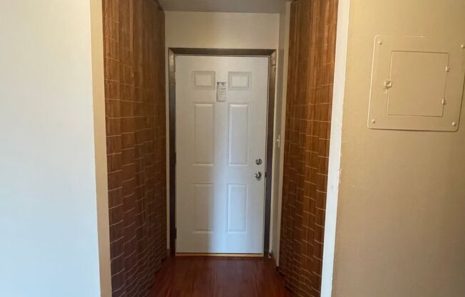 1 bed, 1 bath, $580, Unit 208