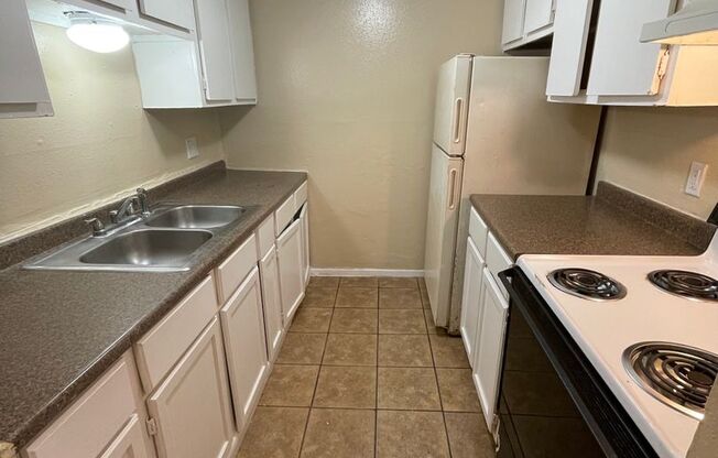 1 bed, 1 bath, 624 sqft, $699, Unit 38
