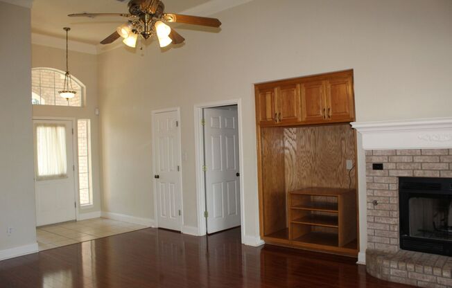 3 beds, 2.5 baths, $1,995