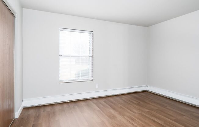 2 beds, 1 bath, 850 sqft, $1,399, Unit F208