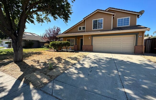 Beautiful 3 bedroom, 2.5 Bath Tracy Home