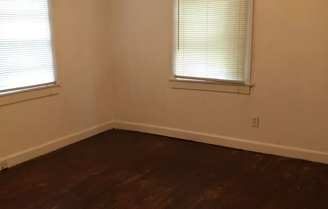 2 beds, 1 bath, $1,250