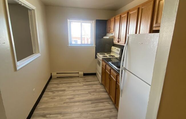 1 bed, 1 bath, 725 sqft, $1,295, Unit H10